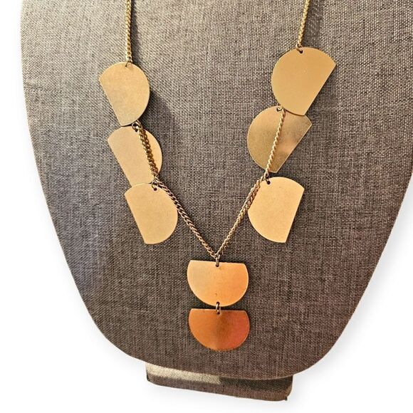 Gold-tone Metallic Island Breeze Flutter Necklace - Picture 5 of 10